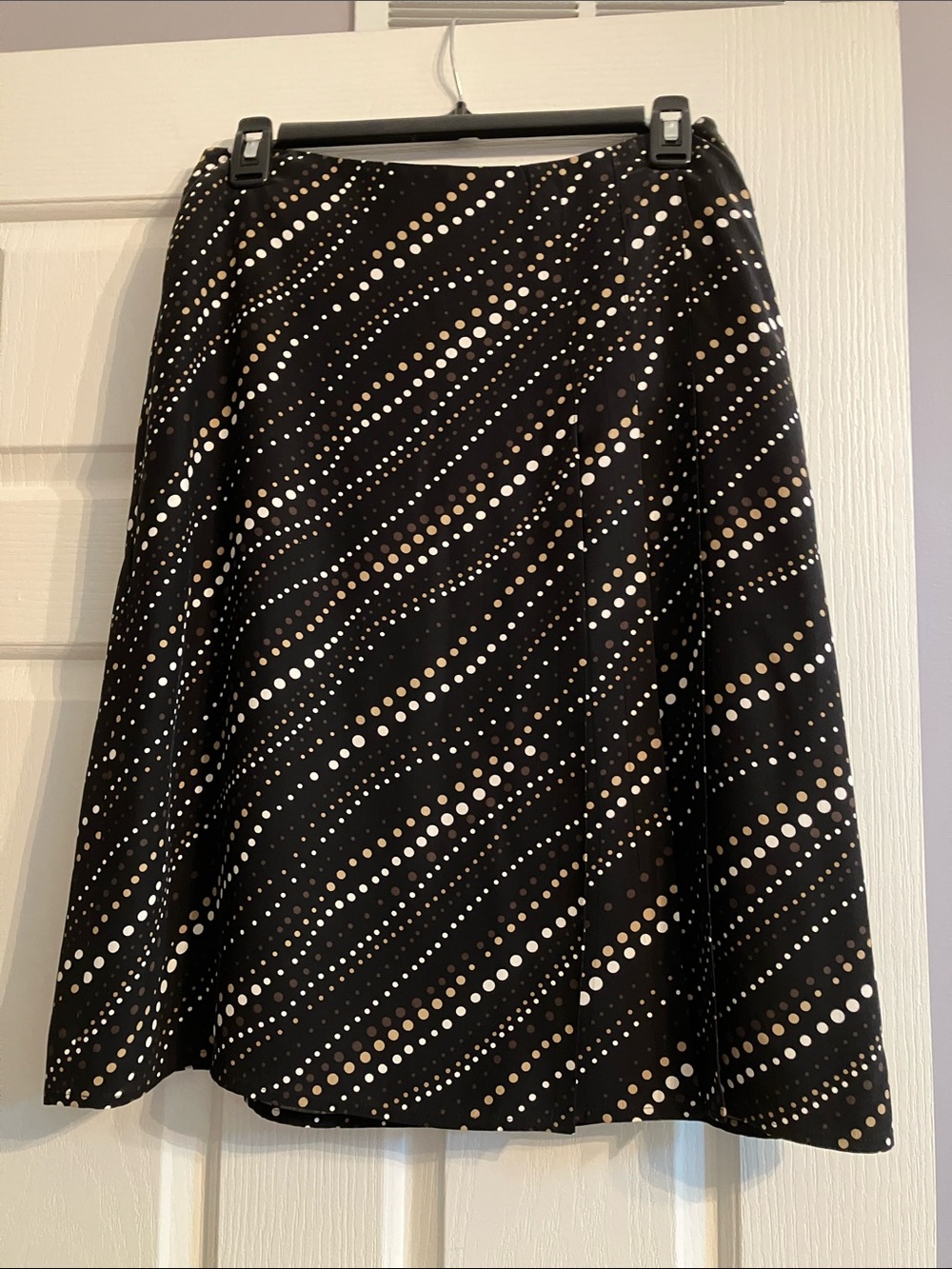 Liz Claiborne Black A-Line Skirt with Beige and White Polka Dot Swirls